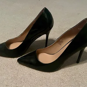 Steve Madden black heels thumbnail 2