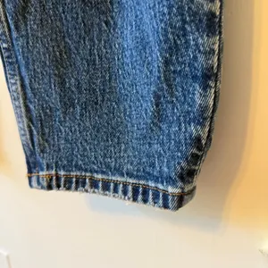 NWT 80s Mom Curve Love High Rise Size 28 or 6 Short thumbnail 8