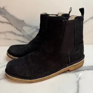 Clarks Wmns Black Leather Desert Peak Chelsea Boots Sz 7.5 Classic Closet Staple thumbnail 5
