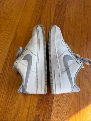 Nike Air Force 1 Sneakers with Light Gray Detailing thumbnail 6