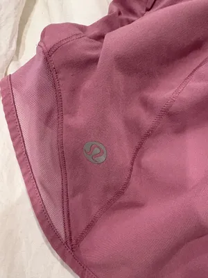 Lululemon Shorts Hot Hotty 2.5" Pink thumbnail 3