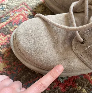 UGG Final Price ✨EUC  Neumel Chukka boots thumbnail 5
