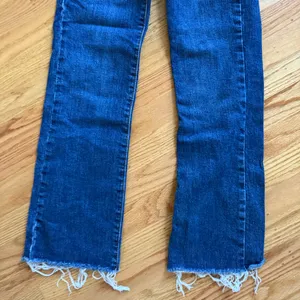 Zara women’s navy blue high rise straight leg raw hem jeans size 2 EUC thumbnail 2
