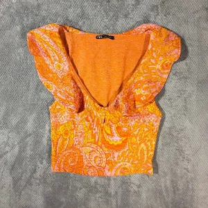 Zara Small Orange Pink Paisley Knit Crop Top Deep V Neck Cap Sleeve Ruffle Neck thumbnail 2