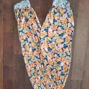 Anthropologie Shari Harem Floral Print Women's Pants Size Small thumbnail 3