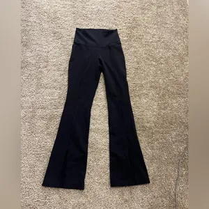 TNA action split‎ flare legging high rise XS Aritzia Black thumbnail 4