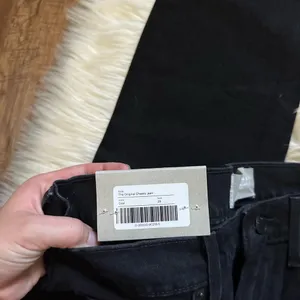 EVERLANE The Original Cheeky Jean In Coal thumbnail 6