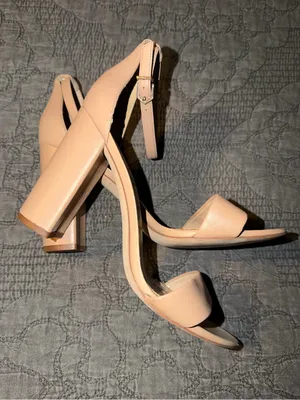 Sam Edelman Yaro Block Heel Sandal-Soft Beige Leather Size-9.5 thumbnail 1