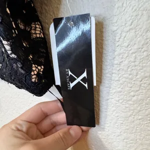 Xscape Black Lace Halter Crop Top – New With Tags thumbnail 5