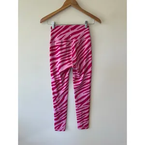 NWT Wilo The Label Contour Pink Zebra Print Sports Bra and leggings Women's S thumbnail 4