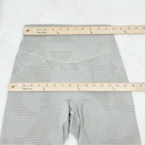 Gymshark Elevate Geometric Print Cycling Gym‎ Shorts Taupe Tan Medium thumbnail 7