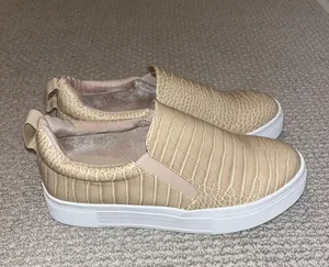 Lulus Sneakers thumbnail 2