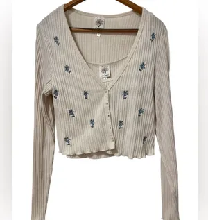 Floral Embroidered Cream Cardigan Self Esteem. Sz Large thumbnail 1