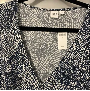 Gap Women’s Romper thumbnail 2