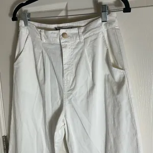 Zara High-Waisted Balloon Fit Pants - Off-White Size 4 thumbnail 3
