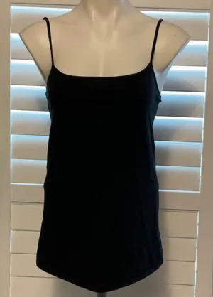 Liz Lange for Target Black Fitted Sleeveless Camisole thumbnail 1