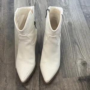 Altar'd State Cream Western Ankle Boots thumbnail 2