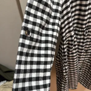 FANCYINN Womens Black White Gingham Plaid Button Down Mini Shirt Dress‎ Small thumbnail 3
