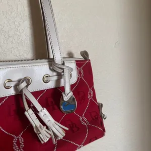 Vintage‎ Dooney & Bourke Sailor Nautical Shoulder Baguette Bag Red White thumbnail 3