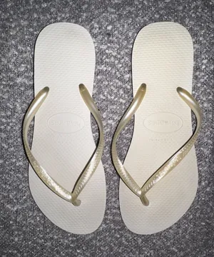 Havaianas Women's Flip Flops in Pearl White with Gold Straps thumbnail 1