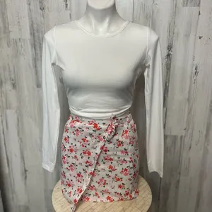White Open-Back Long Sleeve Crop Top & Floral Mini Skirt Set – Size Small thumbnail 2