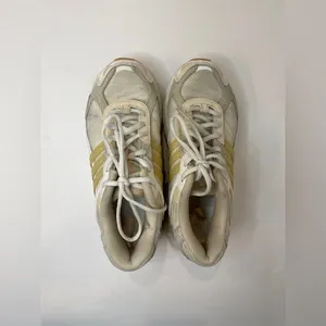 Adidas Women’s Response CL White Sneakers Size 6‎ thumbnail 6