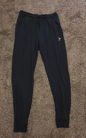 Sweats Gymshark Medium, wrong size  thumbnail 1