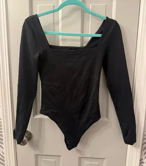 Aritzia Contour Bodysuit Long Sleeve Square Neck thumbnail 1