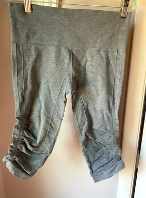 Lululemon‎ Ruched Shorts Size 6 thumbnail 1