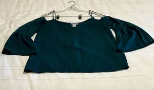 H&M‎ Teal Green Cold Shoulder Bell Sleeve Blouse Women's Size 6 thumbnail 1