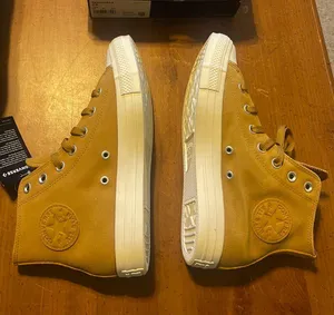 Converse New All Star, Chuck Taylor Sneaker High Top Women 7.5 thumbnail 1
