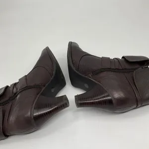 St. Johns Bay Womens 9M Brown Leather Ankle Boots Stacked Heel & Buckle Details thumbnail 8