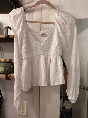 Hollister White Peasant Smocked V-Neck Babydoll Top thumbnail 1