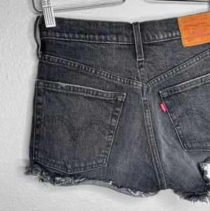 Levis 501 black charcoal quality denim button fly shorts size 25 thumbnail 4