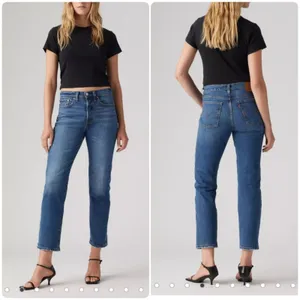 Levi’s‎ Wedgie Straight Fit Denim High Rise Button Fly Jeans Medium Wash thumbnail 2