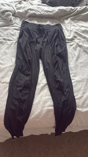Lululemon Dance Studio Mid-Rise Pants 6 Black thumbnail 3