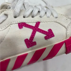 Off-White Sneakers thumbnail 4