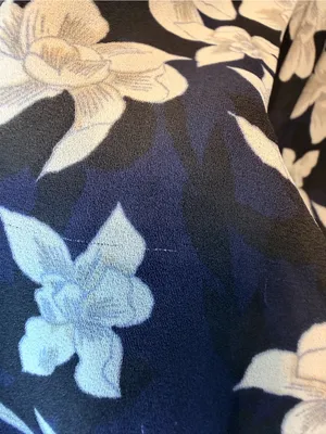 Ann Taylor Floral Wrap Blouse Small Navy Blue Black White V-Neck 3/4 Sleeve thumbnail 7