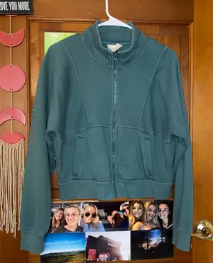 Universal Thread Crewneck thumbnail 1