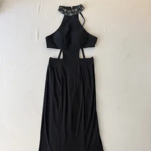 Faviana Black Beaded Halter Cutout Open Back Formal‎ Gown Size 2 thumbnail 8
