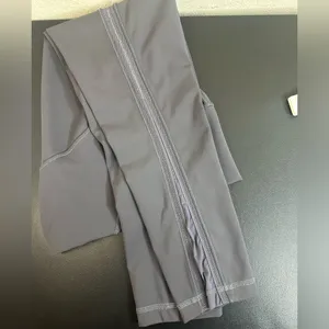 Lululemon Wunder Under Hi-Rise 23” tights size 4 thumbnail 3