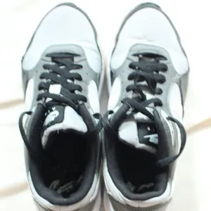 Nike Black and White Athletic Sneakers thumbnail 2