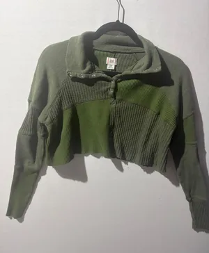 BDG‎ Green Ribbed Cropped Pullover Sweater Snap Collar Raw Hem Size S thumbnail 1