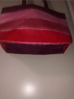 Clinique Satin Ombre Tote in Berry, Pink & Red thumbnail 5