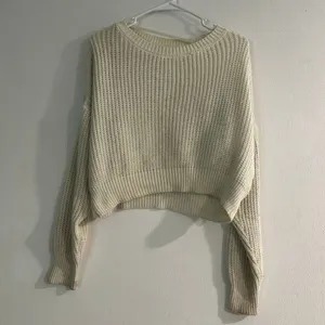 Urban Outfitters Cream Cropped Knit Sweater S Cozy Oversized thumbnail 2