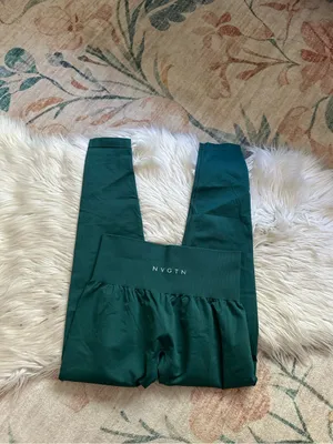 NVGTN Solid Seamless Leggings In Emerald thumbnail 5