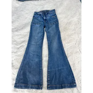 American Eagle Wide Flare Jeans Size 4R Medium Wash Retro Y2K Denim thumbnail 2