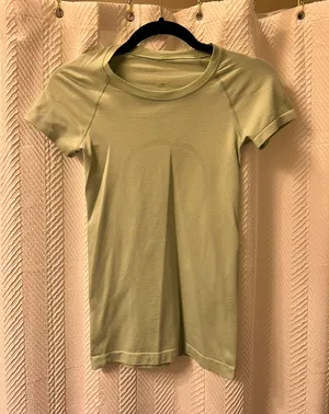 Lululemon Swiftly Tech Short Sleeve thumbnail 1