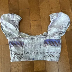 Aritzia Wilfred wander linen puff-sleeve crop top size small thumbnail 9