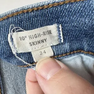 Madewell 10” High Rise Skinny Jeans Button Fly Size 24 Raw Hem thumbnail 6